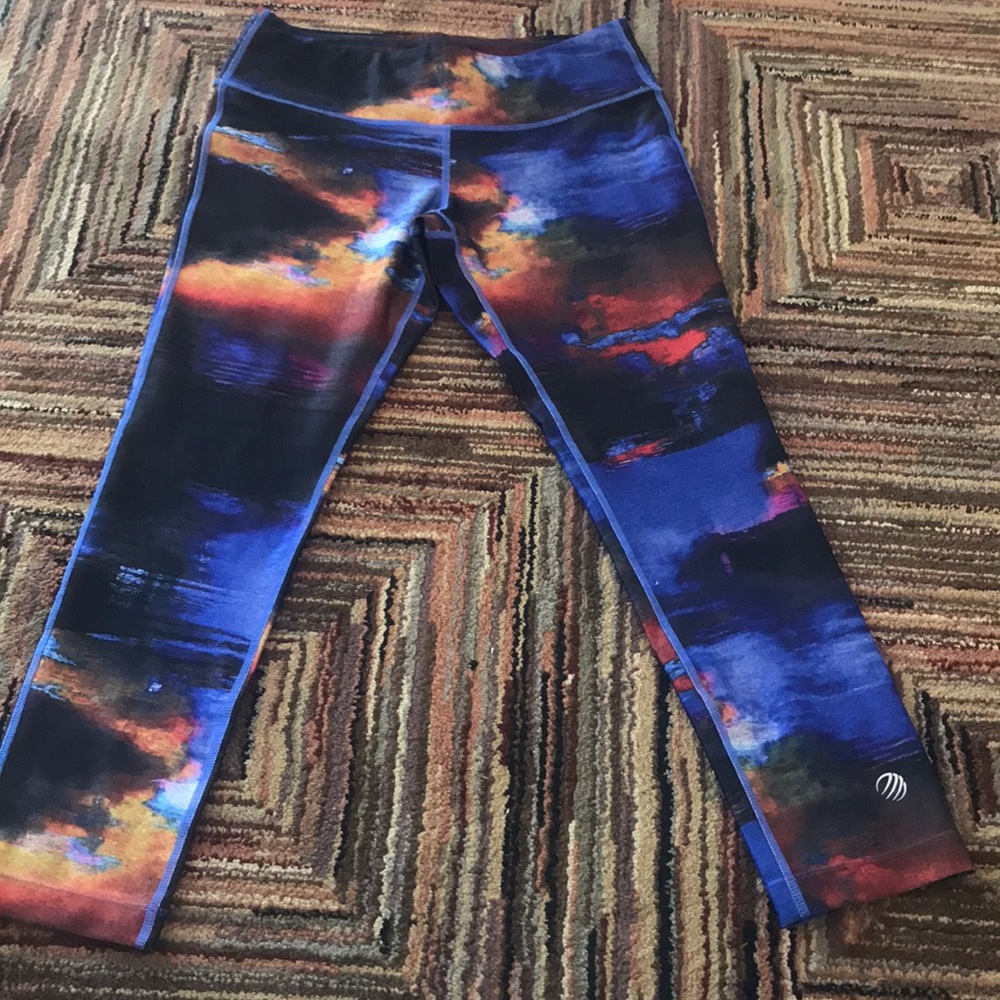 NWOT MPG crop leggings